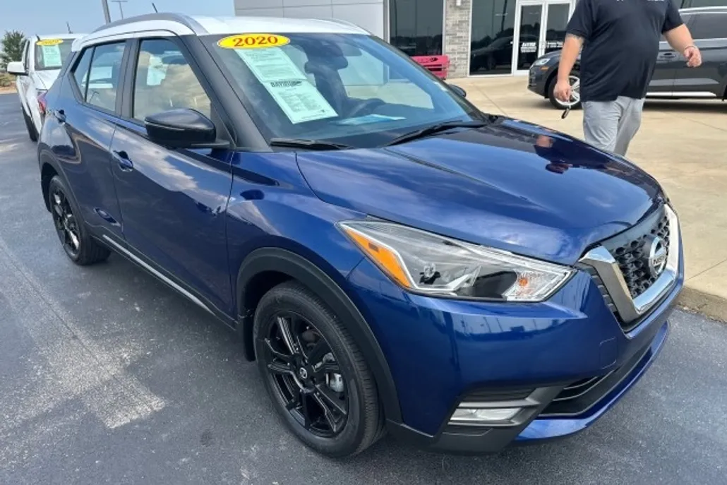 2020 Nissan Kicks SR photo 1