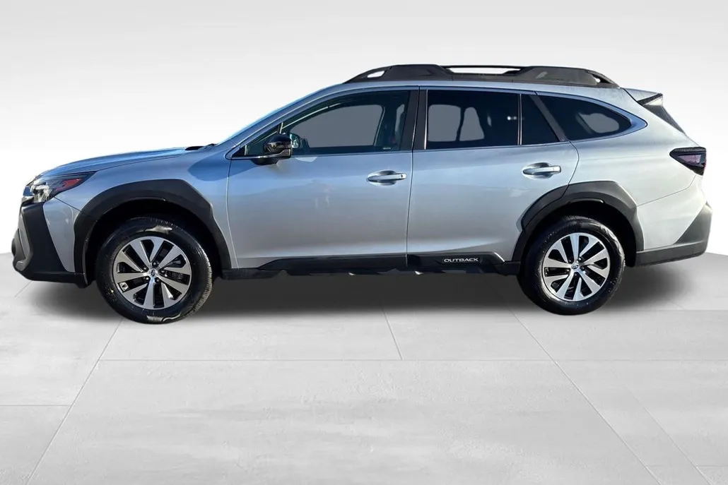2023 Subaru Outback Premium photo 1