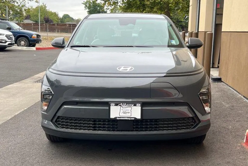 2025 Hyundai Kona Electric SE photo 1