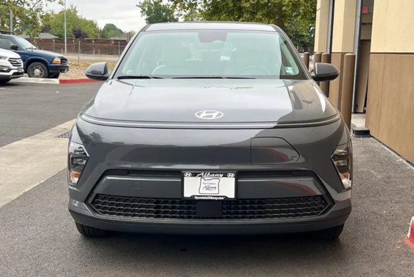 2025 Hyundai Kona Electric SE photo 1