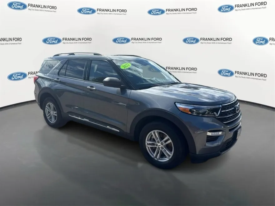 2022 Ford Explorer XLT photo 1