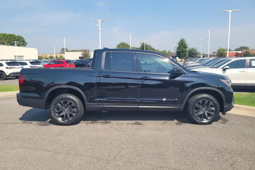 2024 Honda Ridgeline Sport photo 1