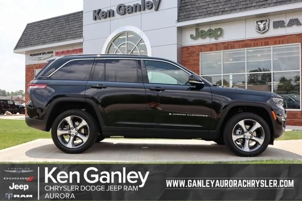 2025 Jeep Grand Cherokee Limited photo 1
