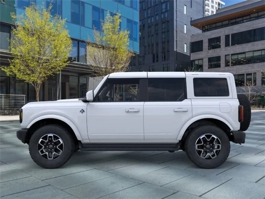 2025 Ford Bronco Outer Banks photo 1