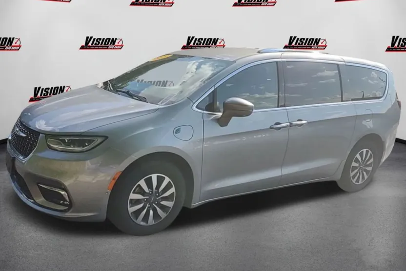 2021 Chrysler Pacifica Hybrid Touring L photo 1