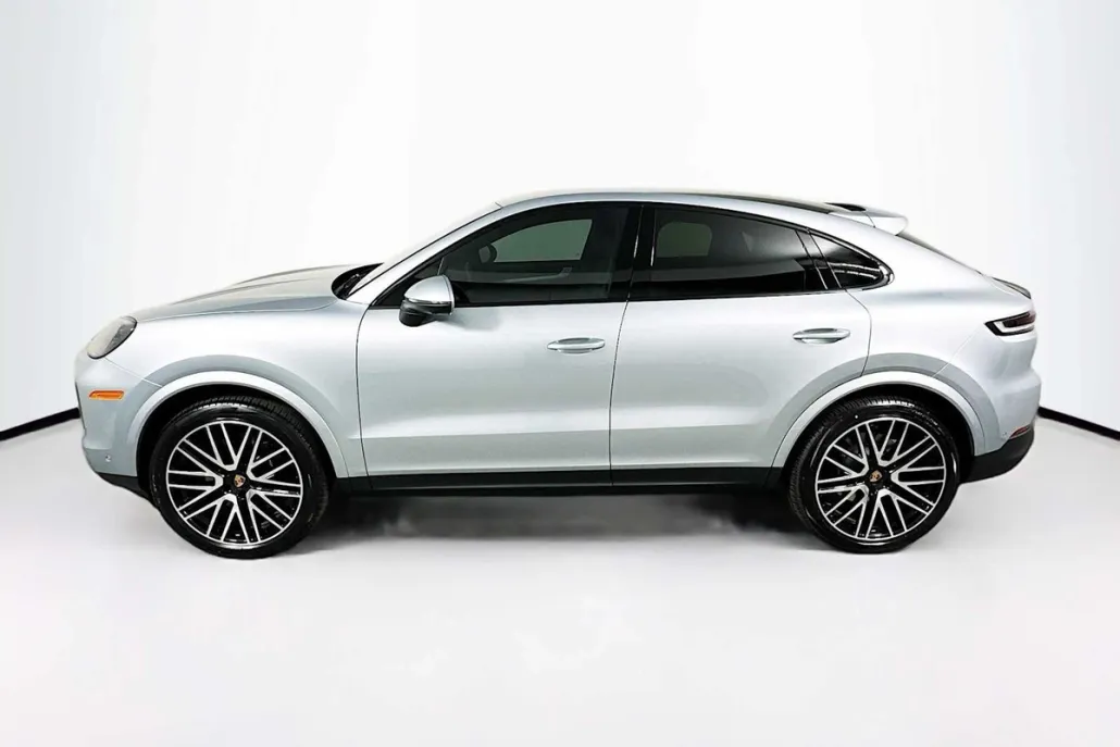 2025 Porsche Cayenne Coupe photo 1