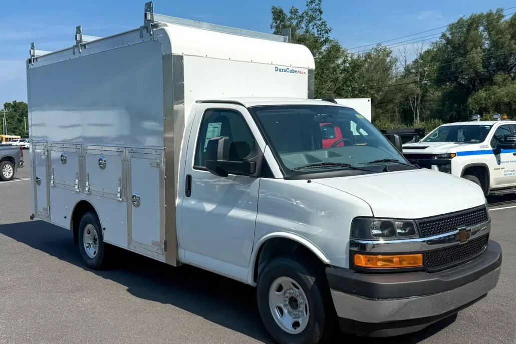 2025 Chevrolet Express 3500 Cutaway Van photo 1