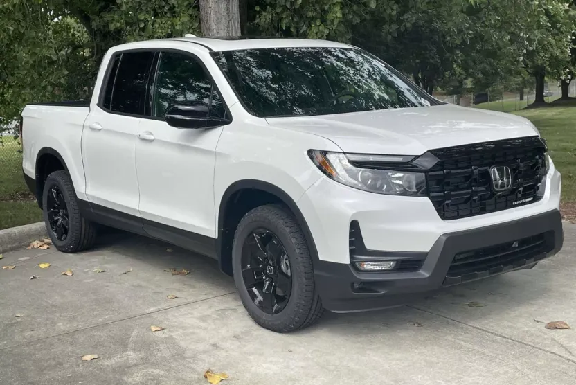 2025 Honda Ridgeline Black Edition photo 1