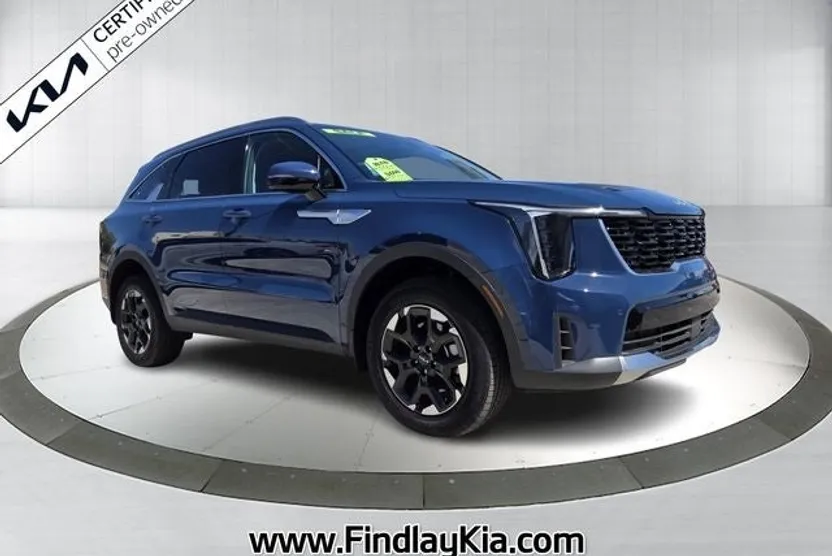 2025 Kia Sorento S photo 1