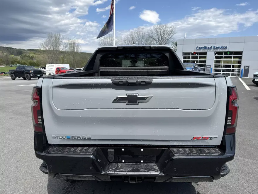 2025 Chevrolet Silverado EV RST photo 1