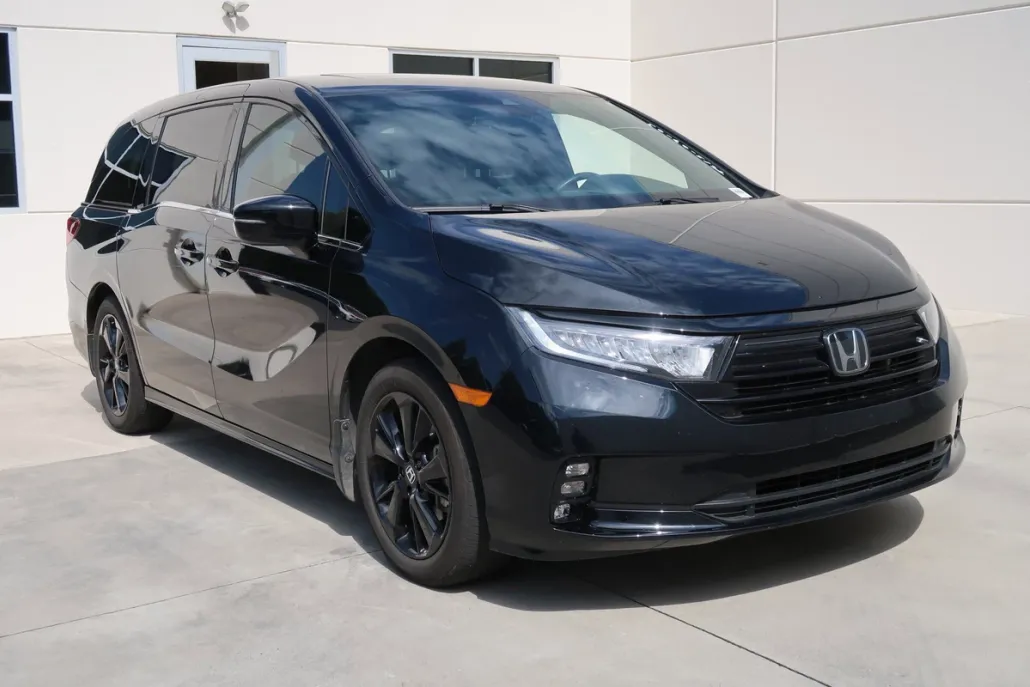 2023 Honda Odyssey Sport photo 1