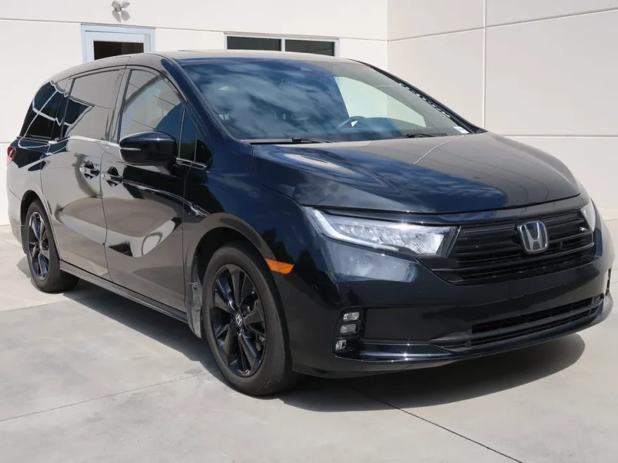 2023 Honda Odyssey Sport photo 1