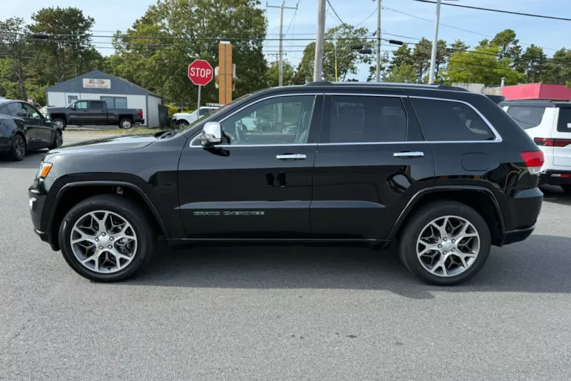 2021 Jeep Grand Cherokee Overland photo 1