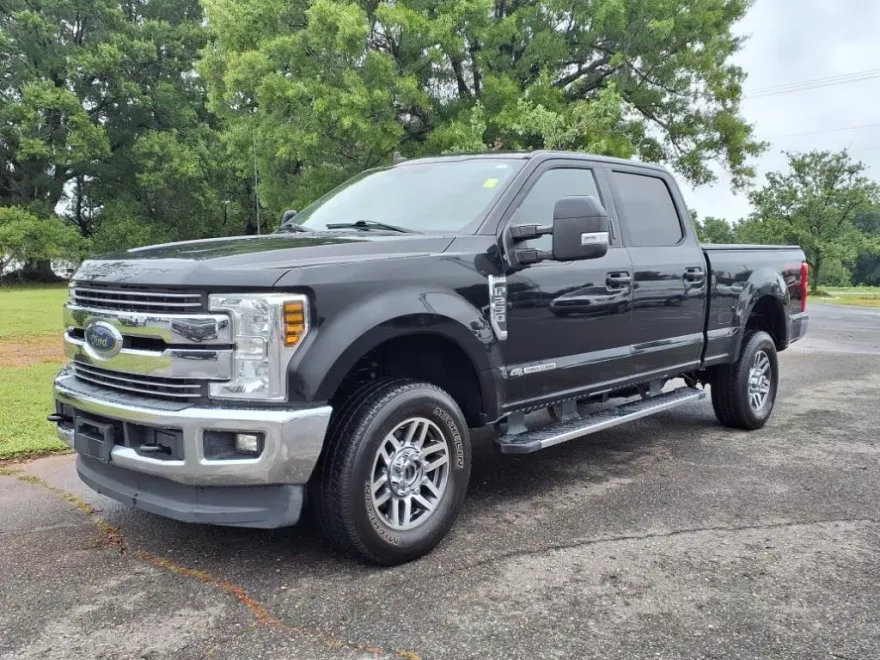 2019 Ford F-250 Lariat photo 1