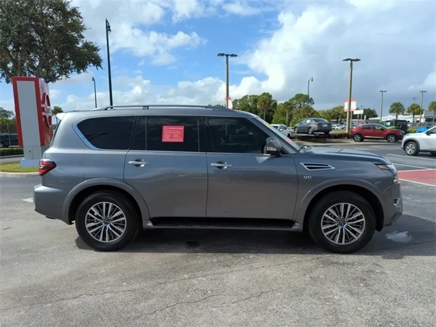 2022 Nissan Armada SV photo 1