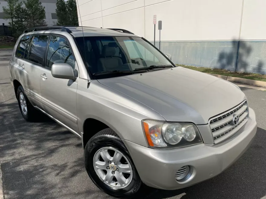 2003 Toyota Highlander photo 1