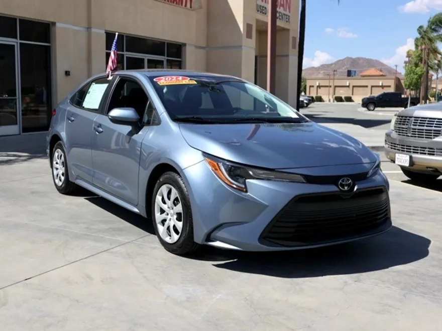 2024 Toyota Corolla LE photo 1