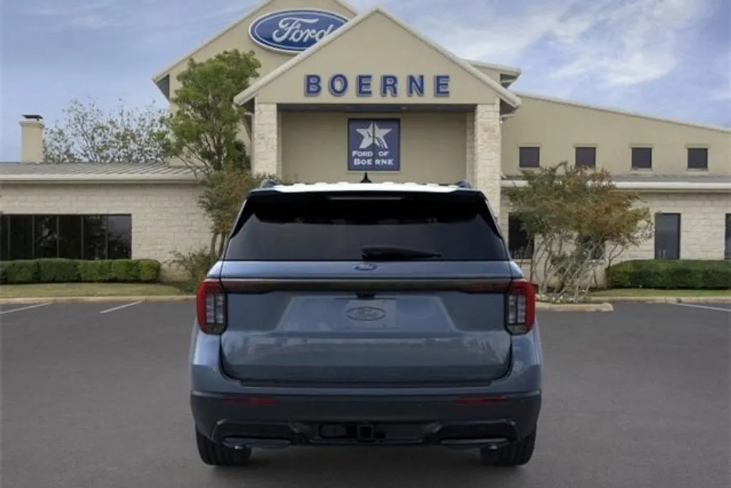 2025 Ford Explorer ST-Line photo 1