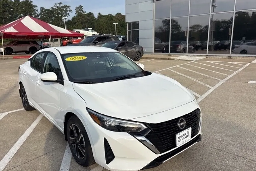 2025 Nissan Sentra SV photo 1