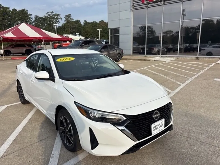 2025 Nissan Sentra SV photo 1