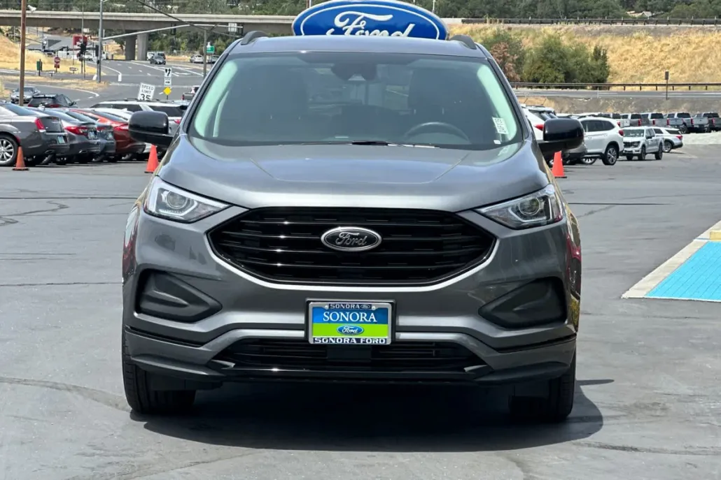 2024 Ford Edge SE photo 1