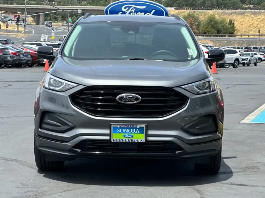 2024 Ford Edge SE photo 1