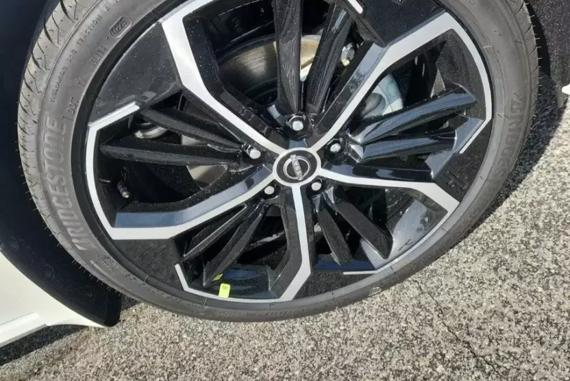 2025 Nissan Altima SR photo 1