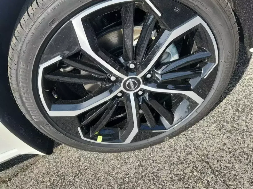2025 Nissan Altima SR photo 1