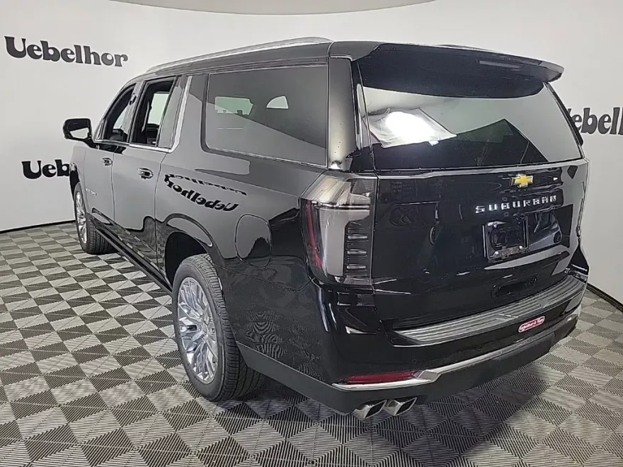 2025 Chevrolet Suburban High Country photo 1