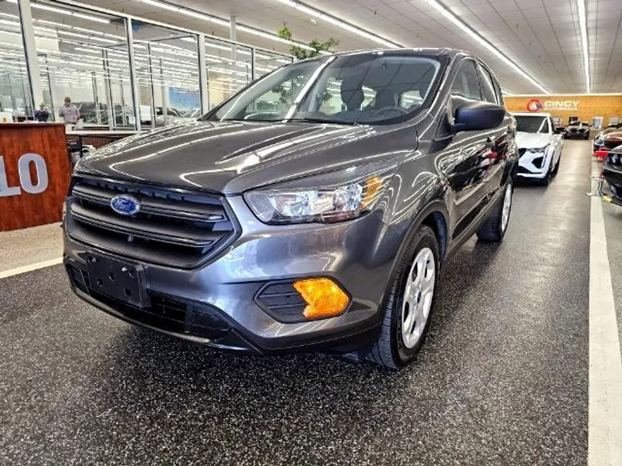 2019 Ford Escape S photo 1