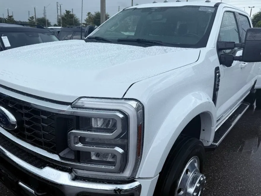 2024 Ford F-450 photo 1