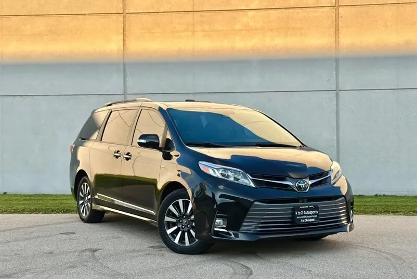 2019 Toyota Sienna Limited Premium photo 1