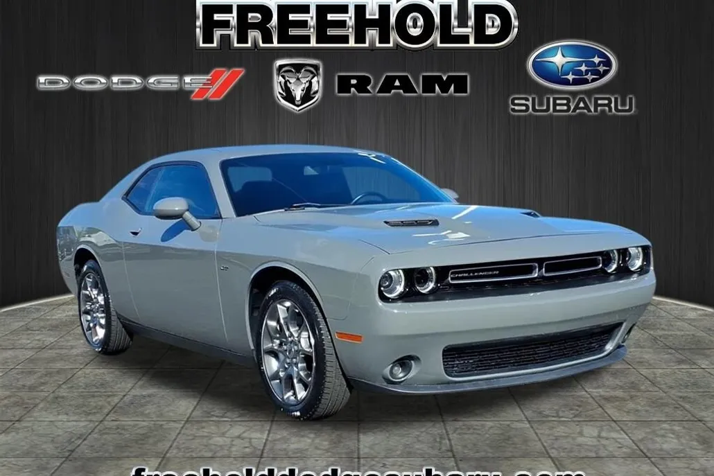2017 Dodge Challenger GT photo 1