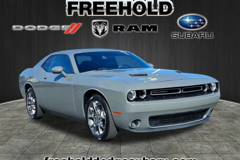 2017 Dodge Challenger GT photo 1