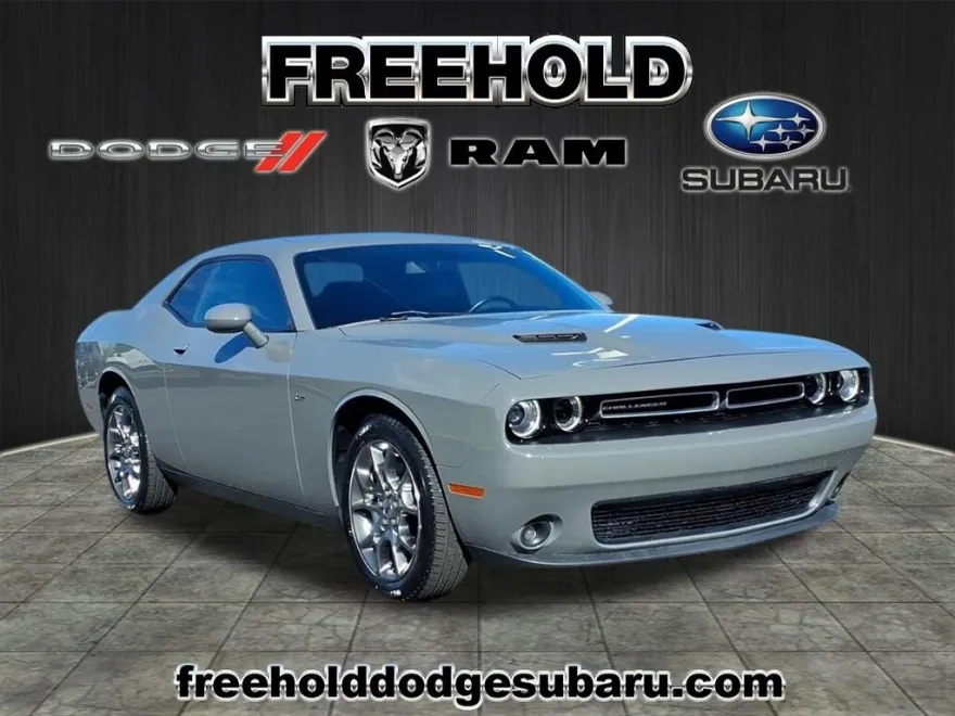 2017 Dodge Challenger GT photo 1