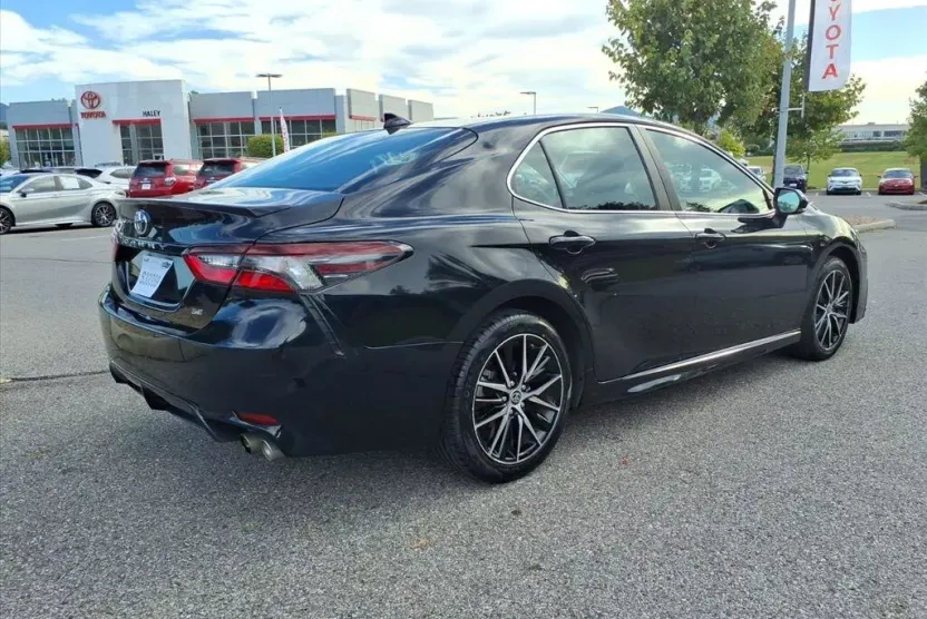 2024 Toyota Camry SE photo 1