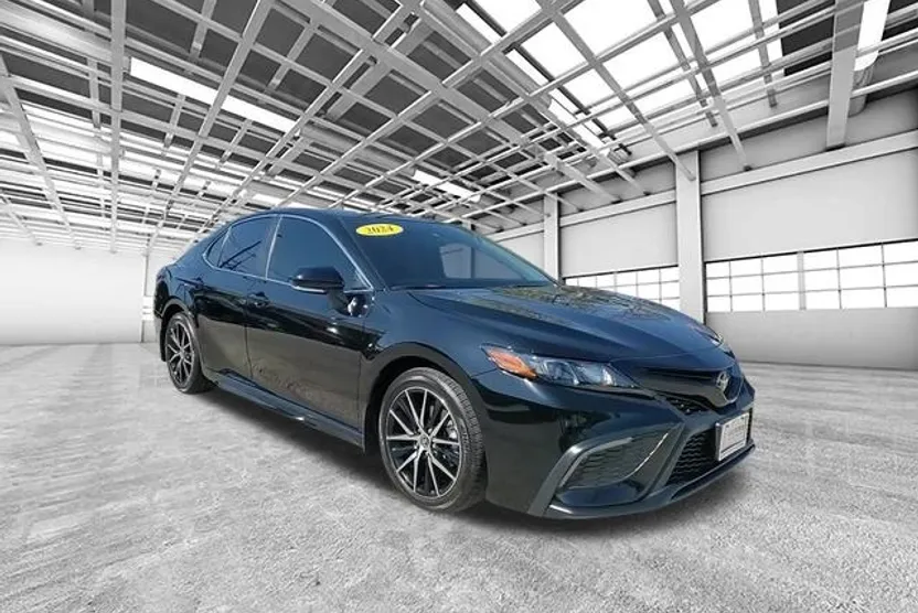 2024 Toyota Camry SE photo 1