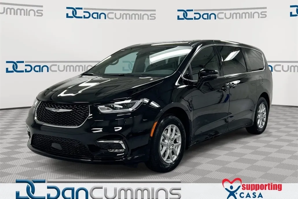2026 Chrysler Pacifica photo 1