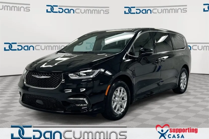 2026 Chrysler Pacifica photo 1