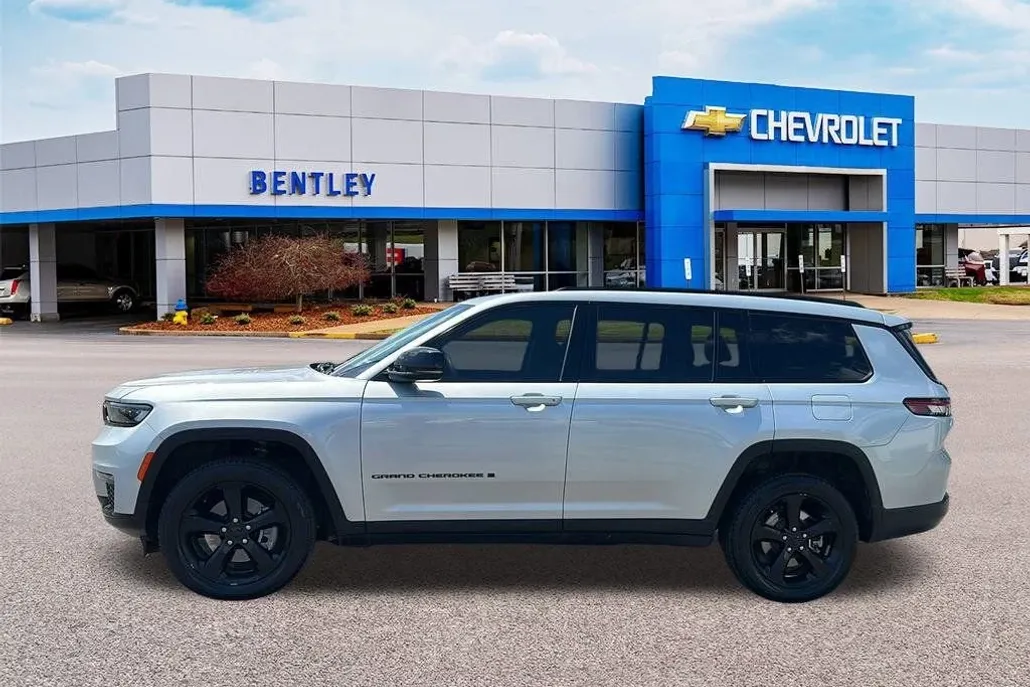 2023 Jeep Grand Cherokee Limited photo 1