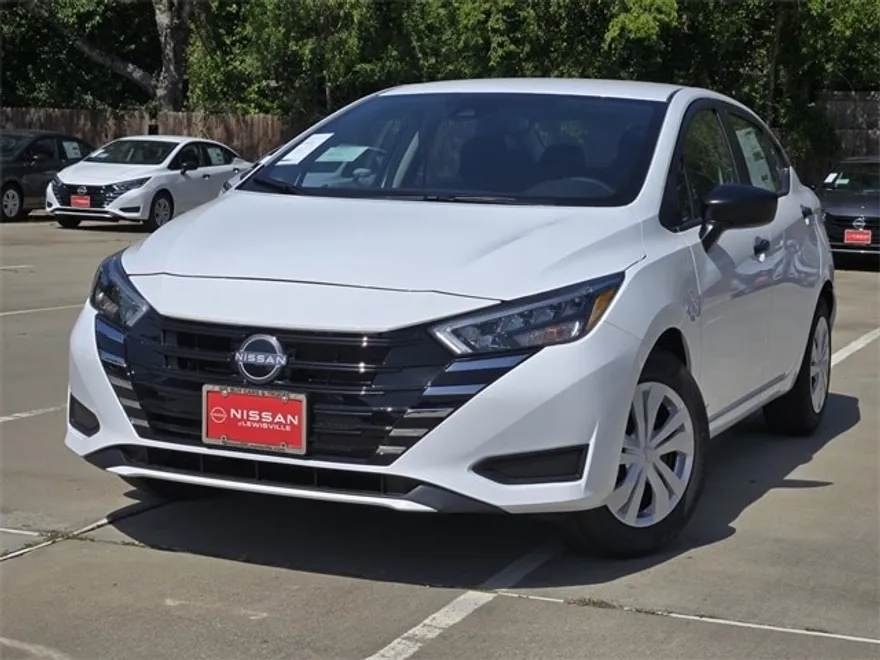 2025 Nissan Versa 1.6 S photo 1