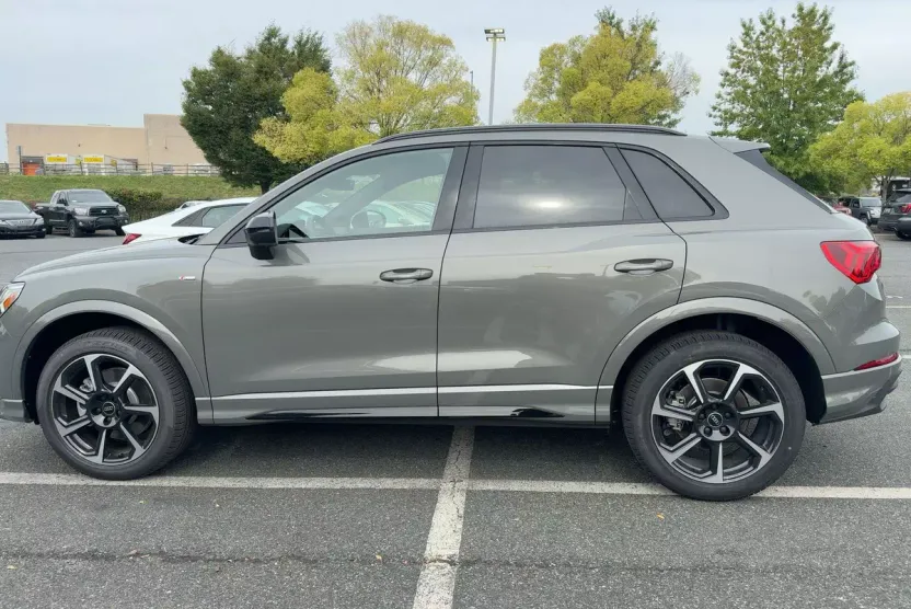 2025 Audi Q3 45 TFSI S line Premium Plus photo 1