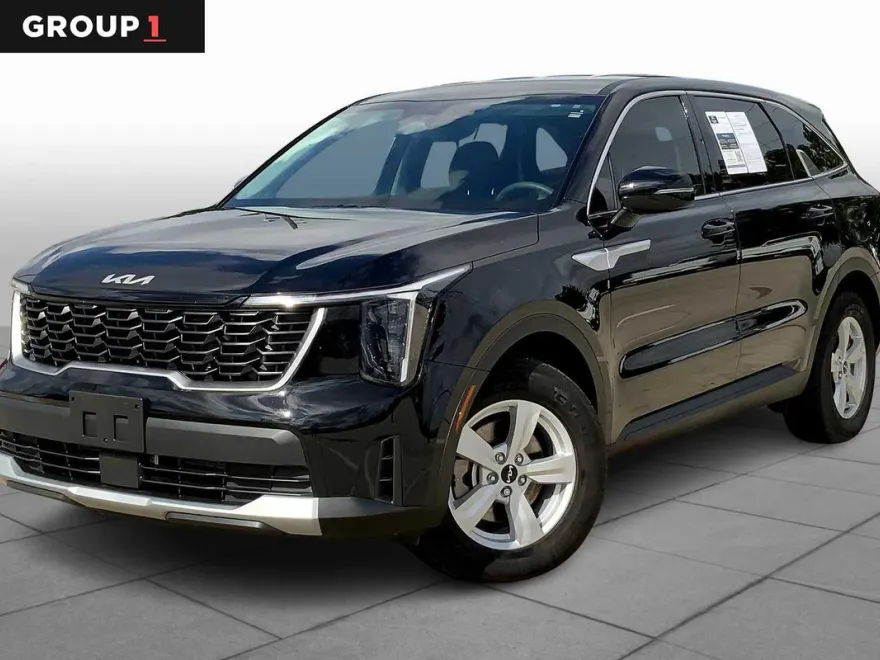 2025 Kia Sorento LX photo 1