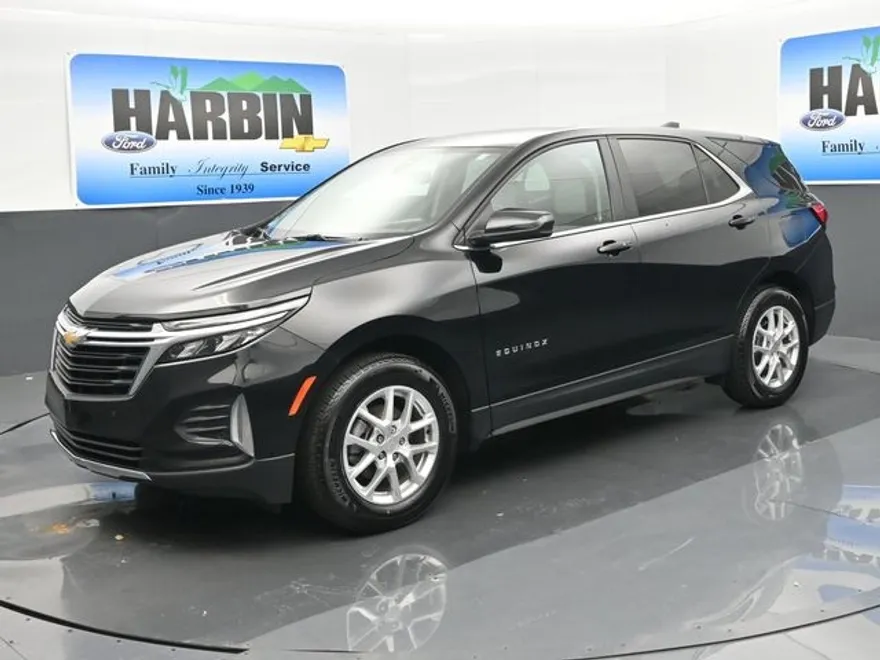 2024 Chevrolet Equinox LT photo 1