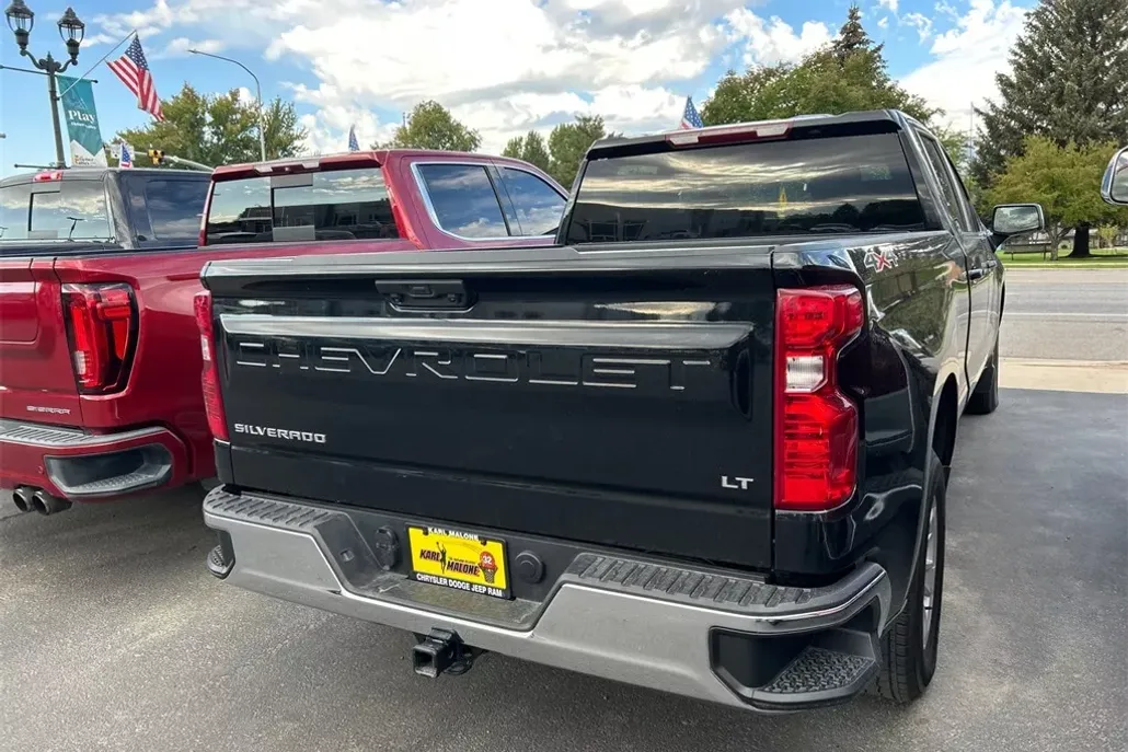 2023 Chevrolet Silverado 1500 LT photo 1