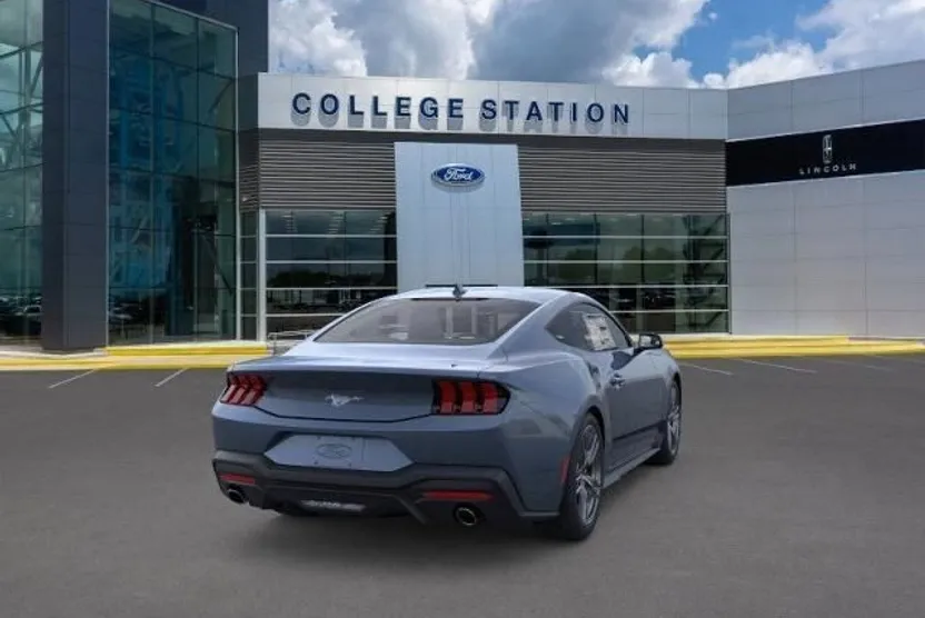 2025 Ford Mustang photo 1