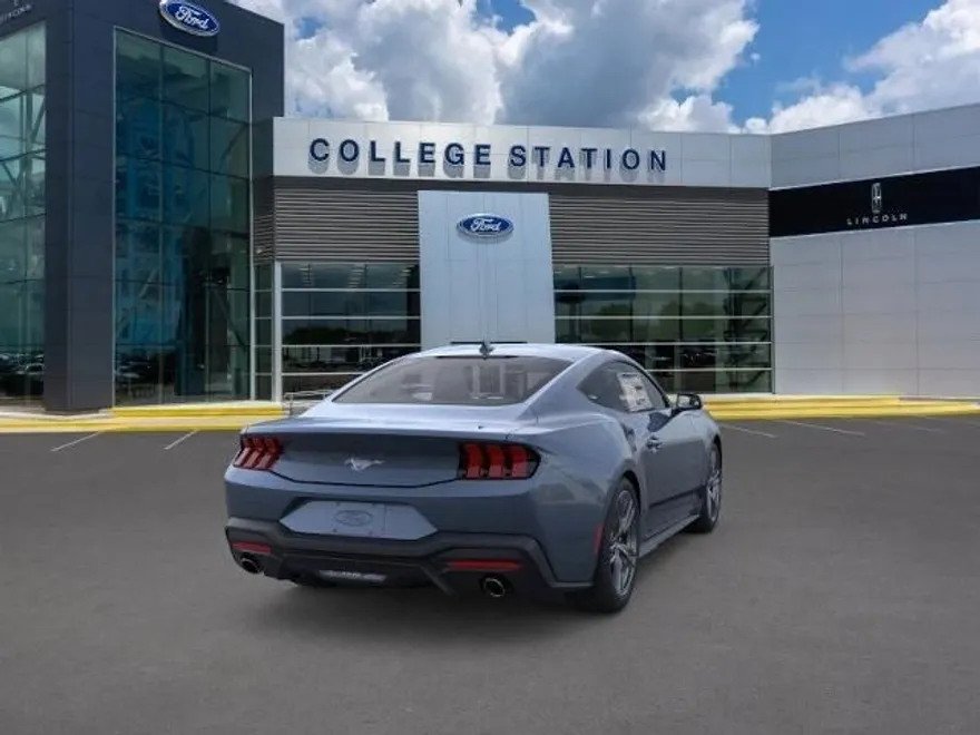 2025 Ford Mustang photo 1