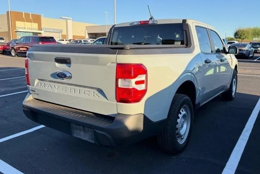 2024 Ford Maverick XL photo 1