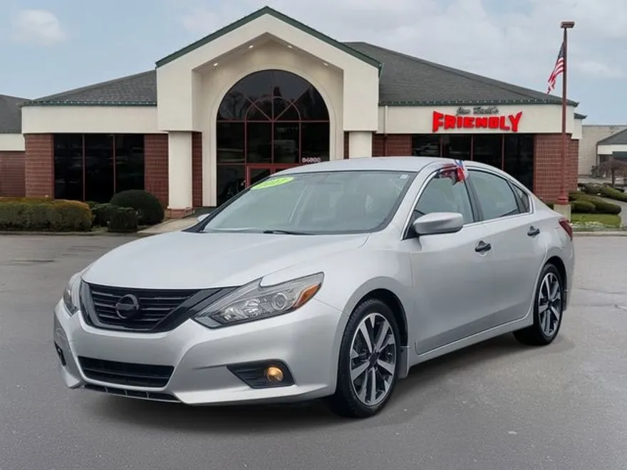 2017 Nissan Altima 2.5 SR photo 1