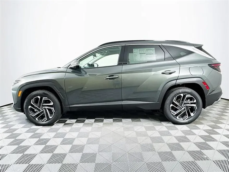 2025 Hyundai Tucson Hybrid Limited photo 1